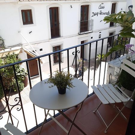 Impressive Apartment With 3 Bedrooms Metres From The Beach 埃斯特波纳 外观 照片