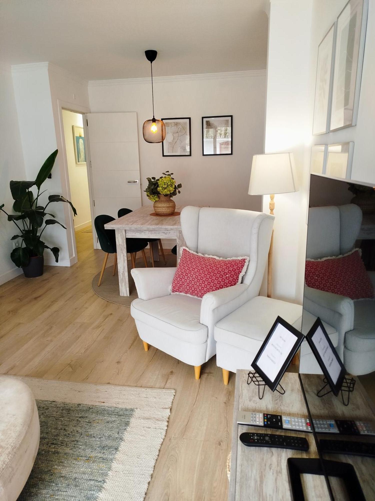 Impressive Apartment With 3 Bedrooms Metres From The Beach 埃斯特波纳 外观 照片